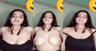 Cute Sexy Indian Gf Showing Her Bigboobies